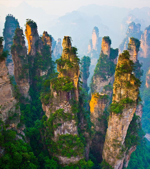  金馬迎春．搭磁懸浮暢遊張家界天境與苗族風情