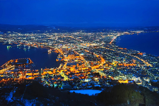 北海道｜5日 函館纜車．企鵝遊行．小樽漫遊．熊牧場．OUTLET．三大螃蟹．4晚溫泉