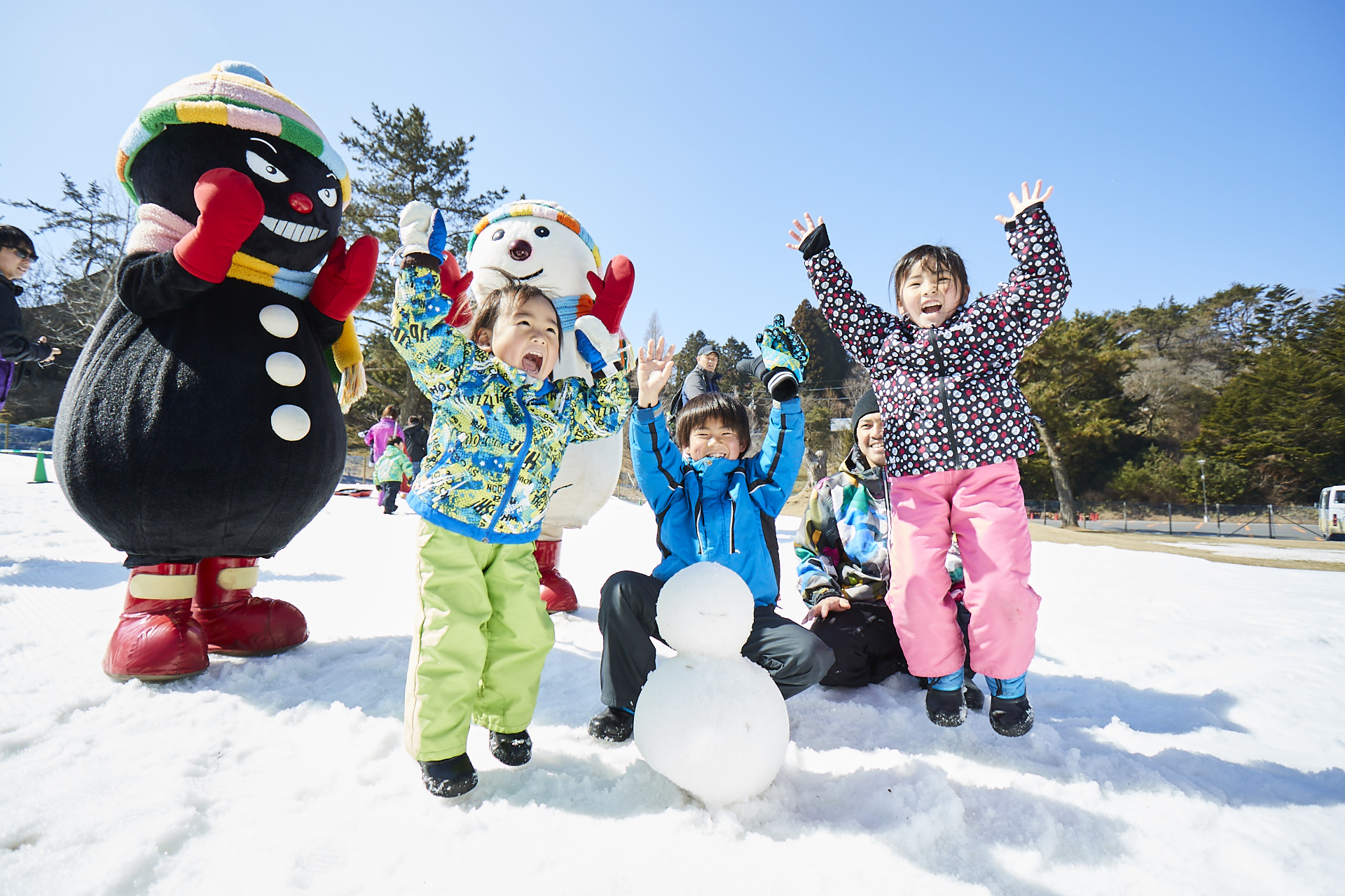 寒假玩雪趣 | 日本環球影城、六甲山雪樂園、採草莓、奈良餵萌鹿5天